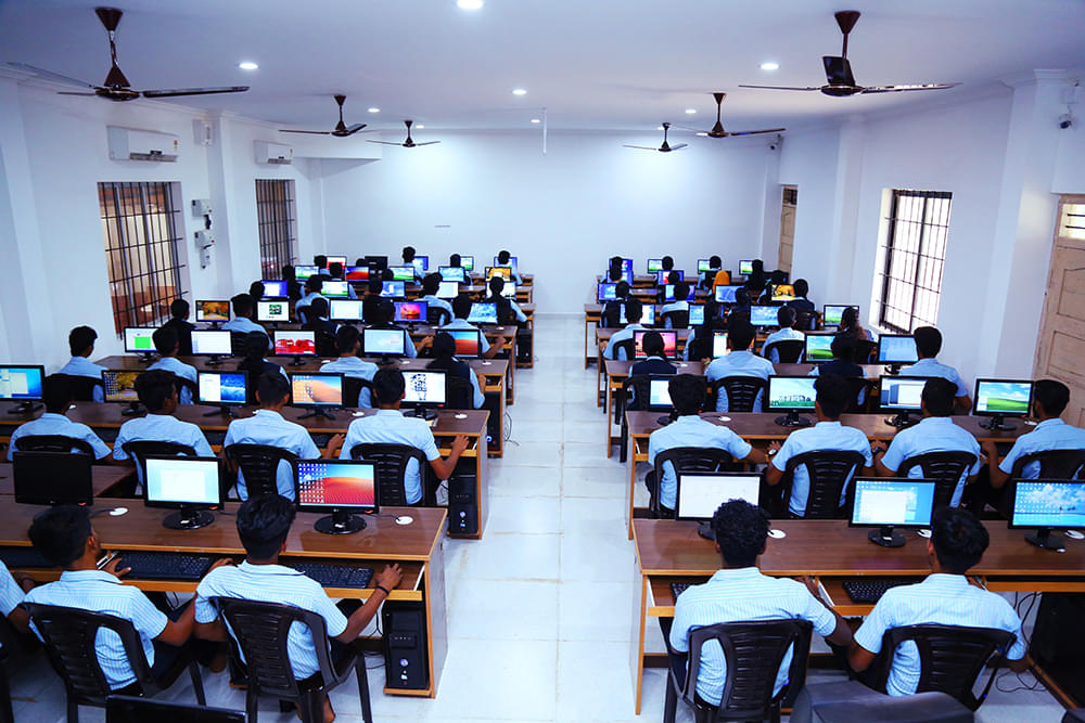 Baselios Poulose Second College Ernakulam Academic Building photo 11